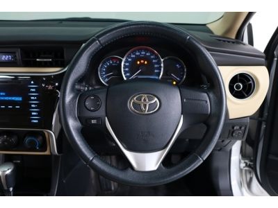 Toyota Altis 1.6 G ปี 2017 สีบรอนซ์เงิน เกียร์อัตโนมัติ รูปที่ 6